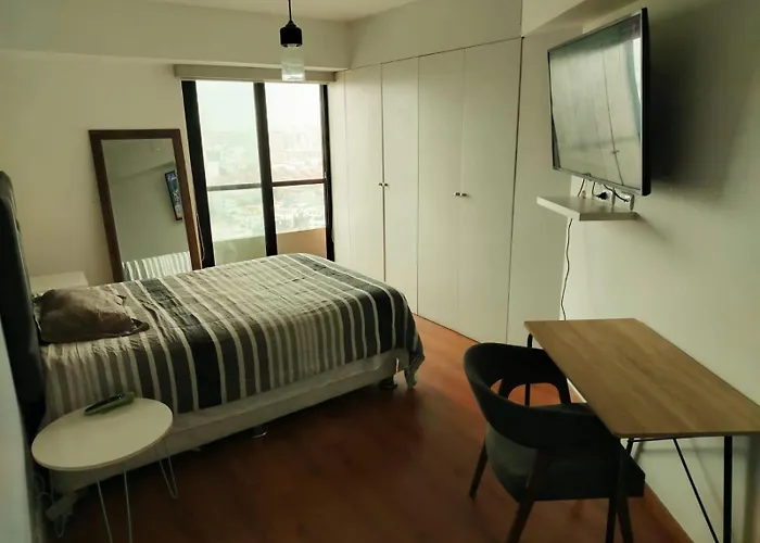 Habitacion Con Bano Privado A Metros De San Isidro